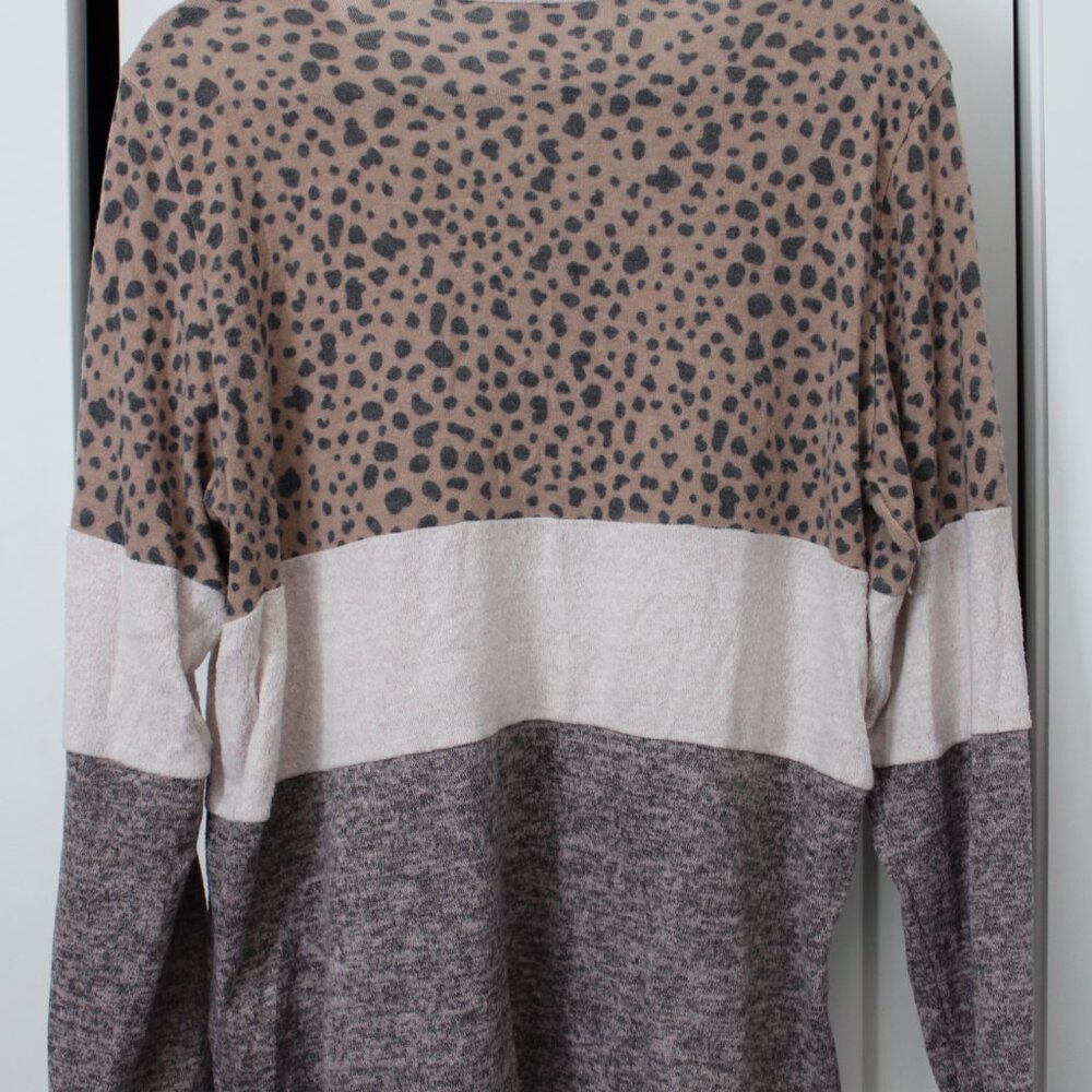 Multi Color Sweater - Picture 2 of 3